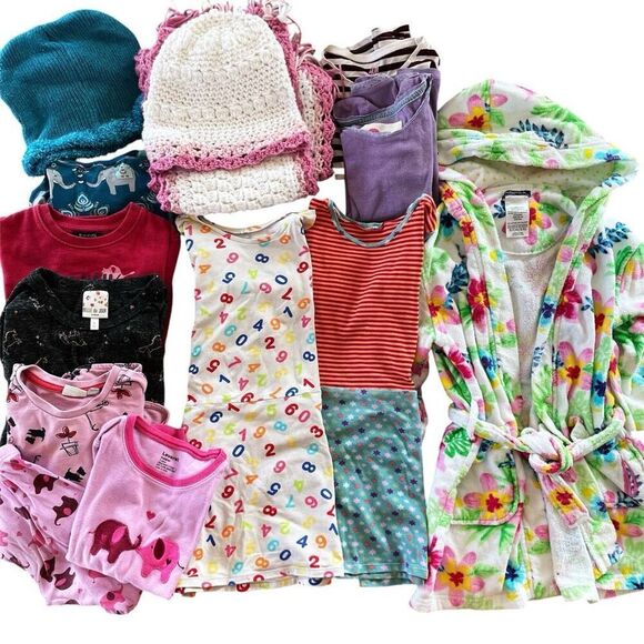 Huge Lot of 13 Items Little Girls Fall/ Winter Clothes Size 5T - Picture 1 of 15